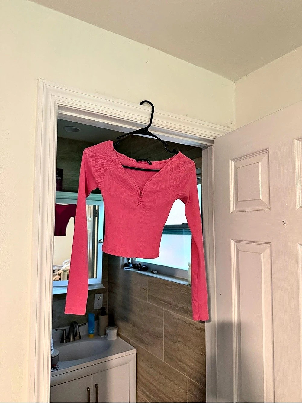 Abercrombie & Fitch Long-Sleeve Rib Notch-Neck Top Pink